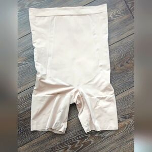 SPANX by Sara Blakely Nude Beige Shapewear Shorts Size Large Slimming Smoothing